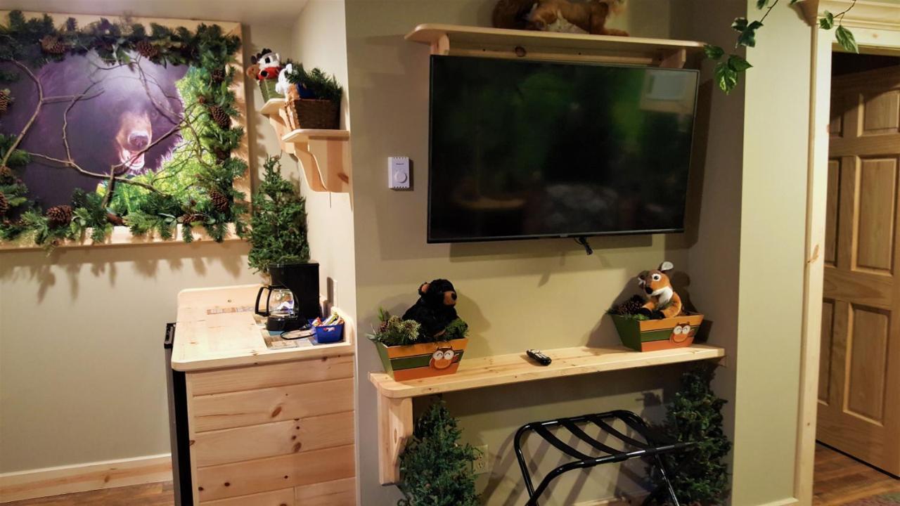 Bear Cove Inn Saint Ignace Εξωτερικό φωτογραφία