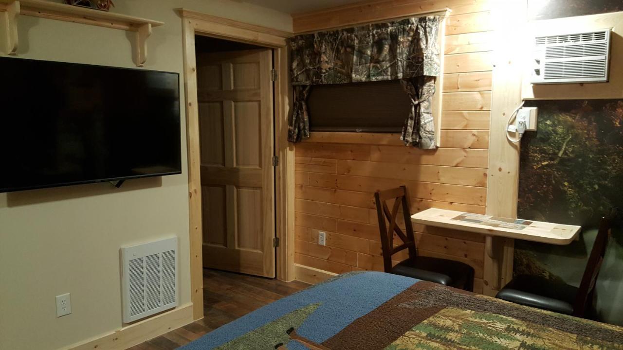 Bear Cove Inn Saint Ignace Εξωτερικό φωτογραφία